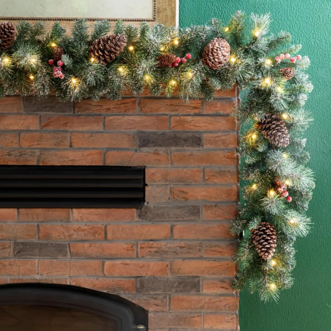 Glitzhome Led Glittered Christmas Wreath, 2Pk Garland, 2Pk Tree